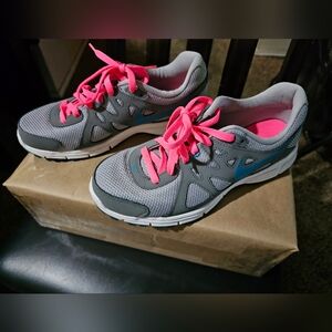 Women's Nike Revolution 2 Sneakers
